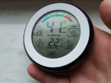 Tani cyfrowy termometr z pomiarem wilgotności (higrometr)